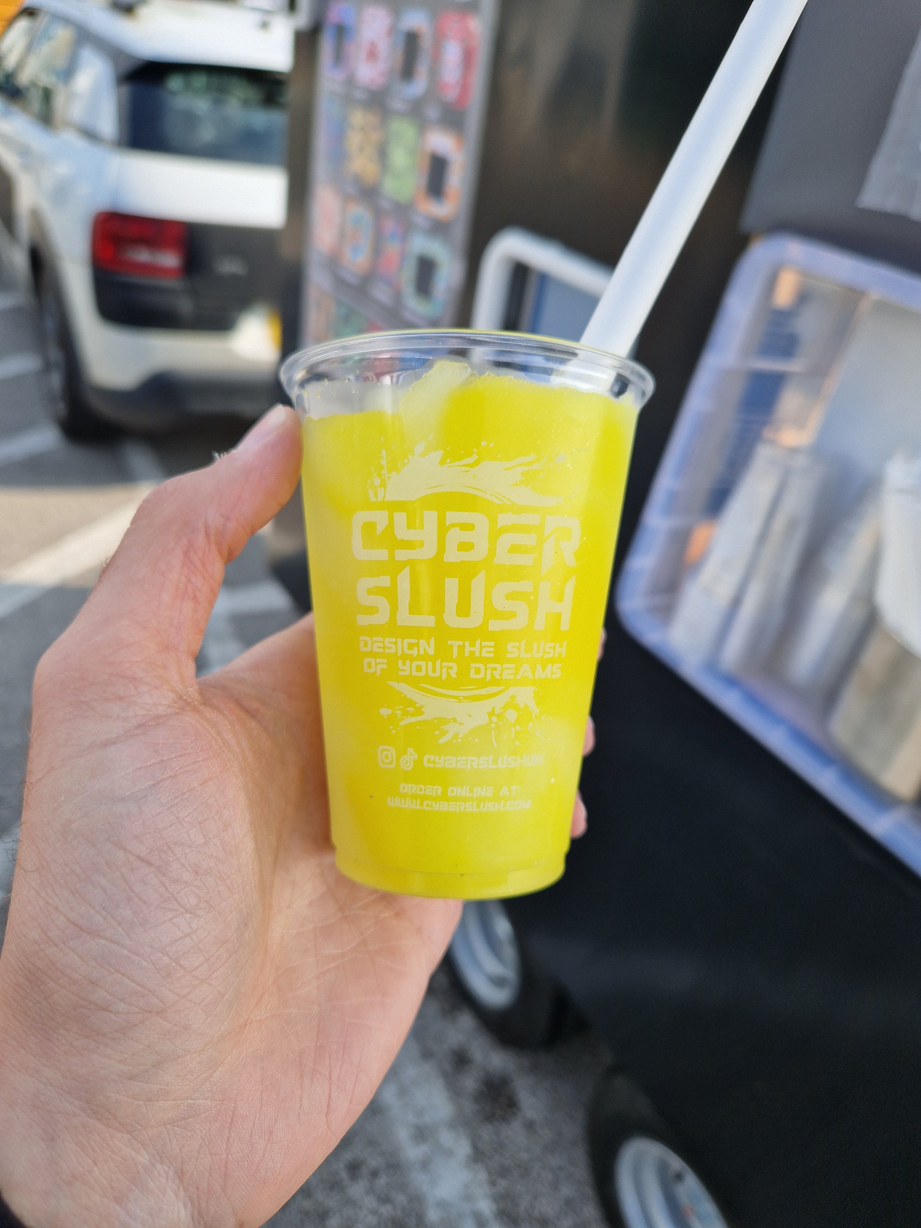 CyberSlush Blue Raspberry Slush Syrup 5L - Glycerol-Free, Naturally Flavoured, Vegan, Gluten-Free, Alcohol-Free - for Home Slush Machines Ideal for Ninja® Slushi Machines